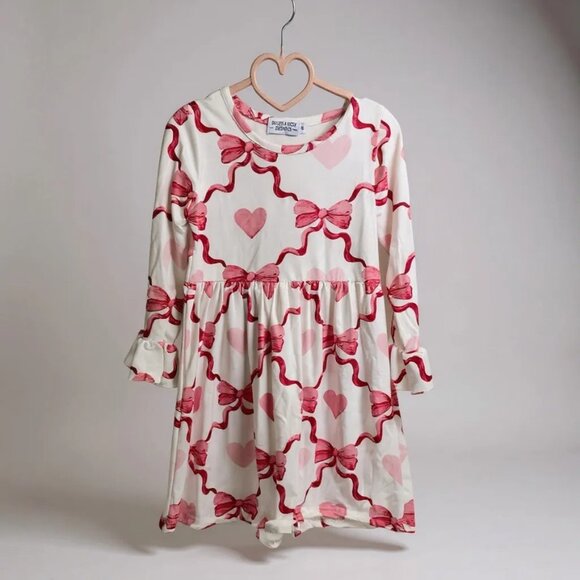 Heart and Bow Long Sleeve Dress NWT - Picture 1 of 4